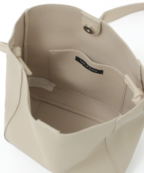 Fashion Letter（ファッションレター）の「フェイクレザー スクエアショルダーバッグ（ショルダーバッグ・レディース・ベージュ/ブラック・FREE）」の4枚目の写真