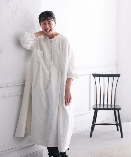 遊びが詰まった白いワンピース（シャツワンピース）｜soulberry