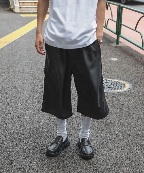 BEAMS（ビームス）の「ワイド ショート スラックス（その他パンツ・メンズ・グレー/ブラック・S/XL/L/M）」の5枚目の写真