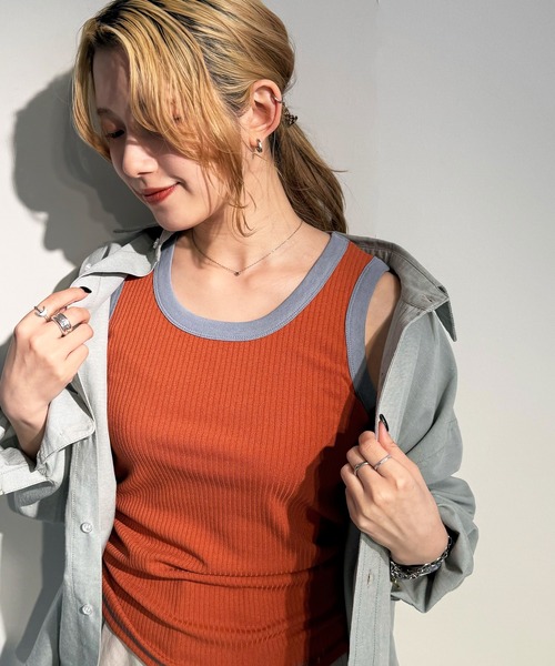 DOUBLE NAME（ダブルネーム）の「ランダムリブ配色トリムタンク（キャミソール・レディース・オフホワイト/ブルー/オレンジ/スミクロ・FREE）」の4枚目の写真