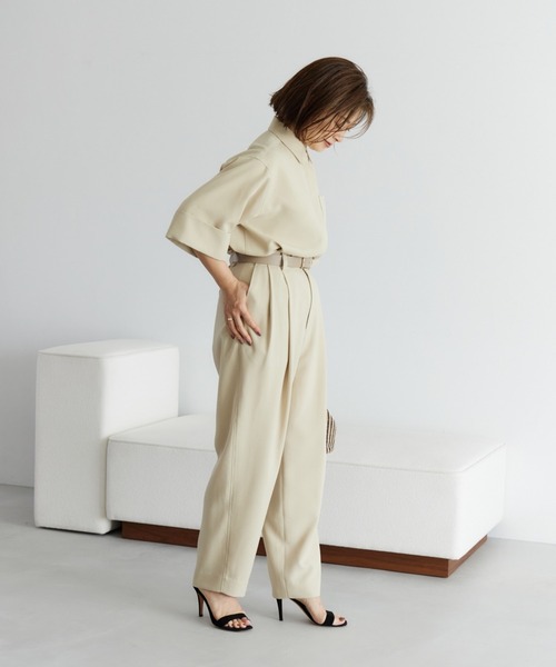 INED（イネド）の「【三尋木奈保コラボ】辛口モードなワイドスリーブシャツ「セットアップ対応」（シャツ/ブラウス・レディース・チャコールグレー/ベージュ・7号/9号）」の5枚目の写真