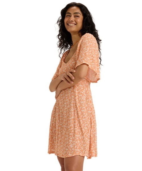ROXY（ロキシー）の「MERCADO MINI CRINKLE/ロキシーワンピース（ワンピース・レディース・オレンジ・MEDIUM/X-SMALL/SMALL）」の8枚目の写真