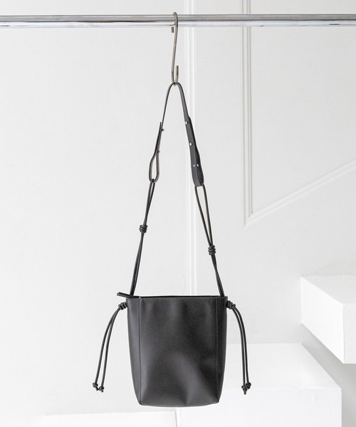 GLOBAL WORK(グローバルワーク)の「スペ軽3ROOMショルダー/325957(ショルダーバッグ・レディース・ベージュ系その他2/シルバー/イエロー/アイボリー/ブラック/レッド・ONE SIZE)」の3枚目の写真