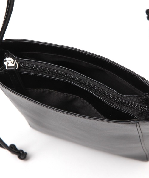 GLOBAL WORK(グローバルワーク)の「スペ軽3ROOMショルダー/325957(ショルダーバッグ・レディース・ベージュ系その他2/シルバー/イエロー/アイボリー/ブラック/レッド・ONE SIZE)」の21枚目の写真