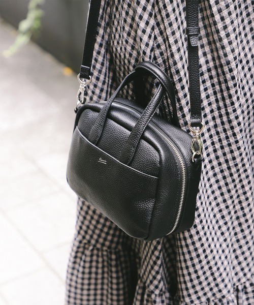 Ray BEAMS（レイビームス）の「【別注】BEAURE / ボストンバッグ S（トートバッグ・レディース・ブラック・ONE SIZE）」の2枚目の写真