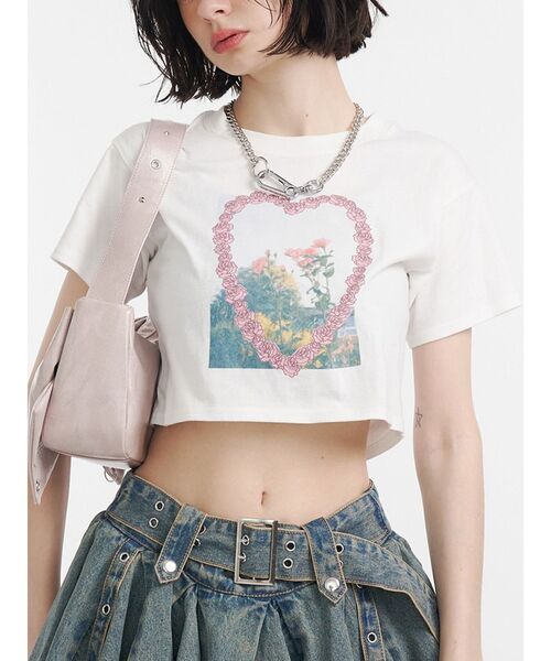 jouetie(ジュエティ)の「フラワーフォトフィットTシャツ(Tシャツ/カットソー・レディース・オフホワイト/ブラック/ベージュ・MEDIUM)」の13枚目の写真