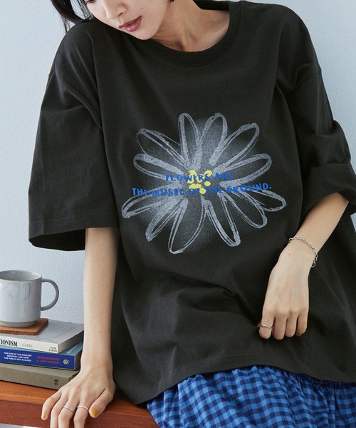 MONO-MART（モノマート）の「グラフィックプリント アソート 半袖Tシャツ（Tシャツ/カットソー・レディース・スミクロ/ホワイト系/ホワイト系1/ブラック系/ライトピンク/オフホワイト・M/L）」の4枚目の写真