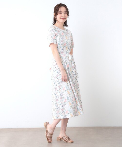 LAURA ASHLEY(ローラアシュレイ)の「【ギフトにおすすめ!コットン100%/日本製/ウエストリボン付き】エルストン ガーデン柄ワンピース(ワンピース・レディース・ホワイト系3/ネイビー系・40/38)」の6枚目の写真