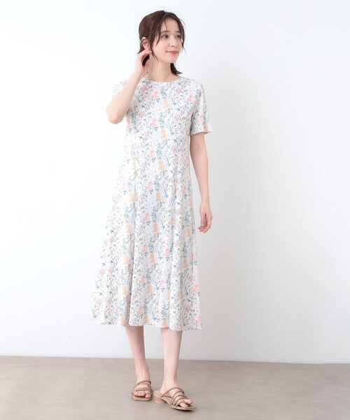 LAURA ASHLEY(ローラアシュレイ)の「【ギフトにおすすめ!コットン100%/日本製/ウエストリボン付き】エルストン ガーデン柄ワンピース(ワンピース・レディース・ホワイト系3/ネイビー系・40/38)」の7枚目の写真