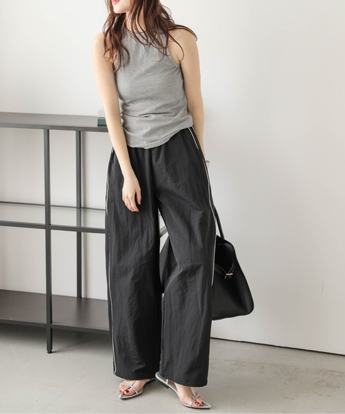 AMELY(エミリー)の「サイドライン ワイドパンツ(その他パンツ・レディース・レッド/ホワイト/ネイビー/ブラック・フリー)」の7枚目の写真