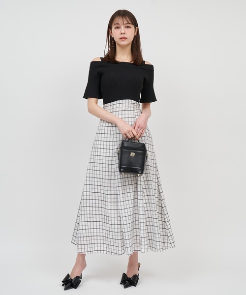 ROYAL PARTY(ロイヤルパーティー)の「オフショルニットドッキングシアーチェックフレアワンピース(ワンピース・レディース・ブラック/ネイビー/オフホワイト・FREE)」の11枚目の写真