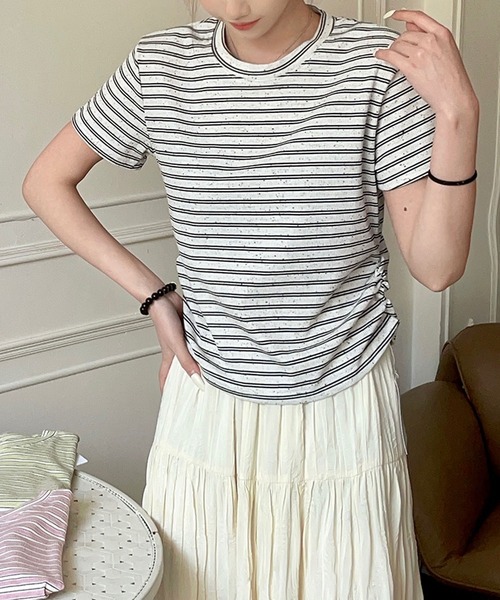 aimoha(アイモハ)の「ボーダー柄 半袖Tシャツ(Tシャツ/カットソー・レディース・グレー/ブラック/レッド/ベージュ・FREE)」の12枚目の写真