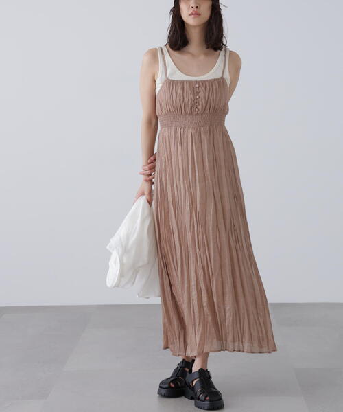 FREE'S MART(フリーズマート)の「◆シャイニーワッシャーキャミワンピース(ワンピース・レディース・ブラウン/ブラック/ホワイト・SMALL/MEDIUM)」の1枚目の写真