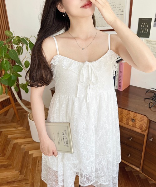 moment+（モーメントプラス）の「フラワーストレッチレースイレギュラーヘムキャミミニワンピース（ワンピース・レディース・ナチュラル/オフホワイト/ブラック・M/L）」の6枚目の写真