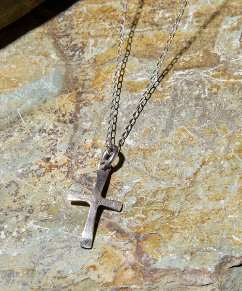 HARIM(ハリム)の「HARIM ハリム / CHARM CROSS PENDANT シルバー925クロスネックレス オキシデーション / HRPM003 OX(ネックレス・メンズ・シルバー・FREE)」の1枚目の写真