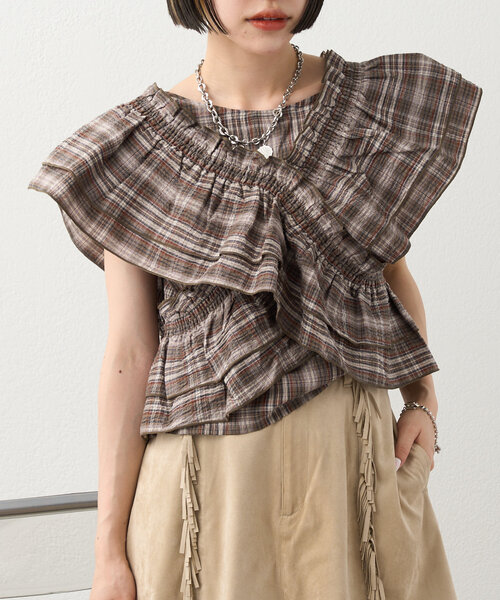 w closet（ダブルクローゼット）の「【６色展開】マルチWAYフリルブラウス（シャツ/ブラウス・レディース・ブルー/アイボリー/ブラック/ピンク/ブラウン/イエロー・FREE）」の3枚目の写真