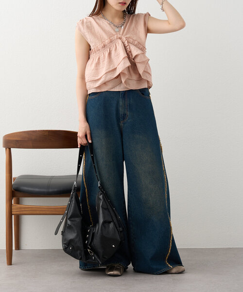 w closet（ダブルクローゼット）の「【６色展開】マルチWAYフリルブラウス（シャツ/ブラウス・レディース・ブルー/アイボリー/ブラック/ピンク/ブラウン/イエロー・FREE）」の14枚目の写真