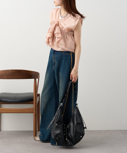 w closet（ダブルクローゼット）の「【６色展開】マルチWAYフリルブラウス（シャツ/ブラウス・レディース・ブルー/アイボリー/ブラック/ピンク/ブラウン/イエロー・FREE）」の11枚目の写真