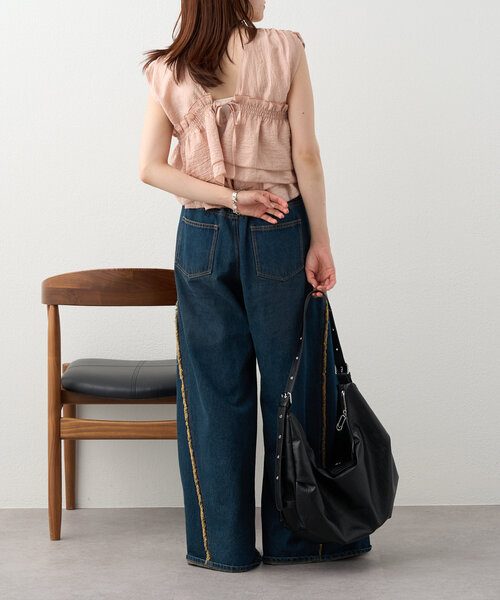 w closet（ダブルクローゼット）の「【６色展開】マルチWAYフリルブラウス（シャツ/ブラウス・レディース・ブルー/アイボリー/ブラック/ピンク/ブラウン/イエロー・FREE）」の10枚目の写真