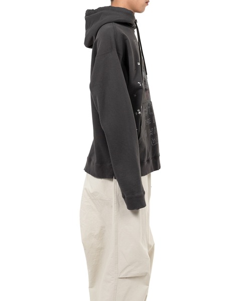 Maison MIHARA YASUHIRO（メゾンミハラヤスヒロ）の「Dog Printed Embellished Distressed Hoodie（スウェット・メンズ・ホワイト/ブラック・48/46/44）」の10枚目の写真