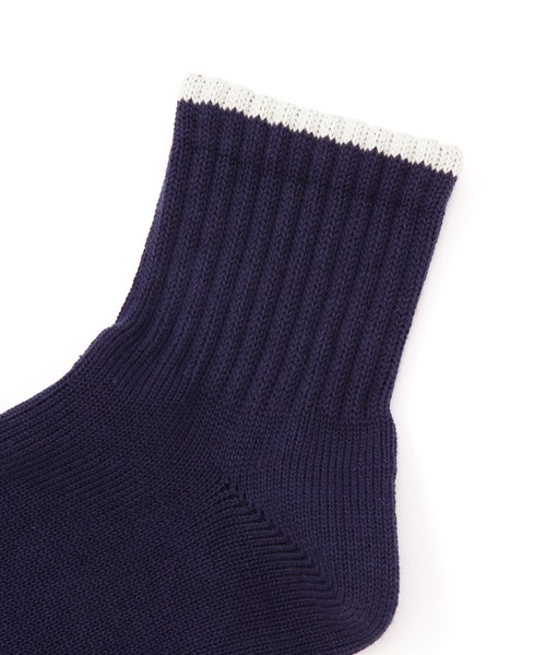 MHL.（エムエイチエル）の「MHL TRAINER SCOKS（ソックス/靴下・メンズ・ベージュ/ネイビー/オフホワイト・FREE）」の4枚目の写真