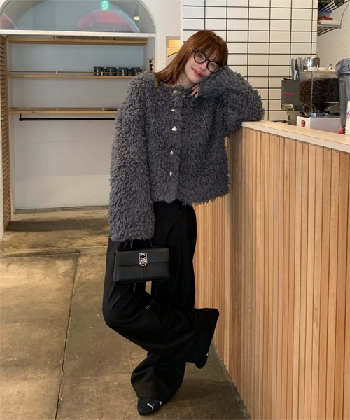 titivate（ティティベイト）の「中綿キルティングプードルフェイクファージャケット（ダウンジャケット/コート・レディース・チャコール/ブラウン/ライトベージュ・L/M/S）」の4枚目の写真