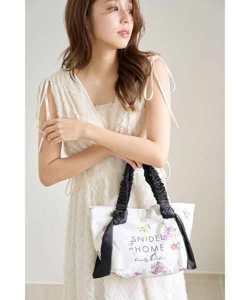 SNIDEL HOME(スナイデルホーム)の「オーガニックキャンバストート -SMALL-(FLOWER)(トートバッグ・レディース・ピンク/ブラック・F)」の8枚目の写真