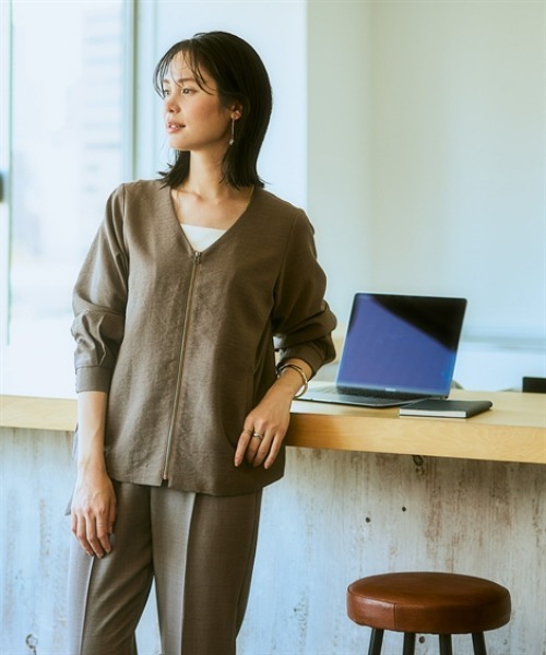 7days Life Styling（セブンデイズライフスタイリング）の「麻調合繊Vカラージップジャケット（しわになりにくい・接触冷感・ＵＶカット・ウォッシャブル）<大きいサイズ有>（その他アウター・レディース・チャコール/ネイビー/モカ・M/S/3L/LL/L）」の9枚目の写真