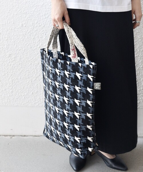 BINDU（ビンドゥー）の「【SHIPS any別注】BINDU: ジャカード 千鳥 トート バッグ（トートバッグ・レディース・ブラック/ベージュ・ONE SIZE）」の13枚目の写真