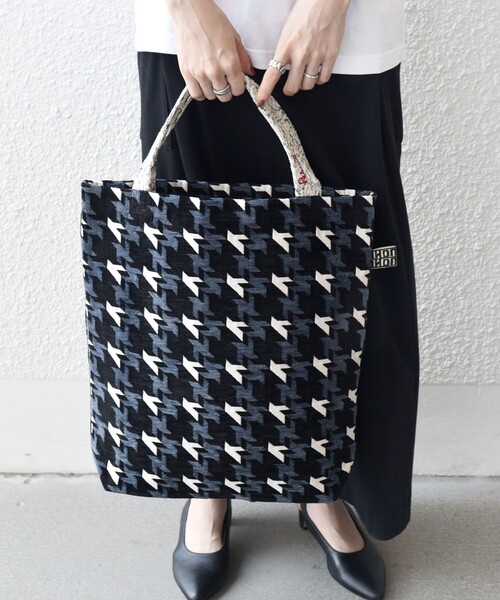 BINDU（ビンドゥー）の「【SHIPS any別注】BINDU: ジャカード 千鳥 トート バッグ（トートバッグ・レディース・ブラック/ベージュ・ONE SIZE）」の16枚目の写真