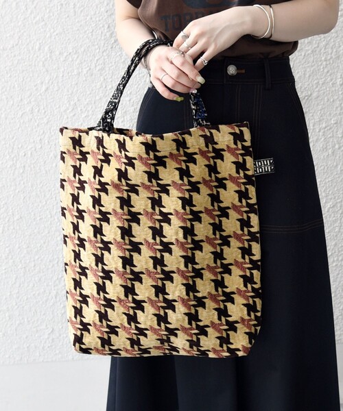 BINDU（ビンドゥー）の「【SHIPS any別注】BINDU: ジャカード 千鳥 トート バッグ（トートバッグ・レディース・ブラック/ベージュ・ONE SIZE）」の17枚目の写真