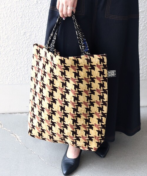 BINDU（ビンドゥー）の「【SHIPS any別注】BINDU: ジャカード 千鳥 トート バッグ（トートバッグ・レディース・ブラック/ベージュ・ONE SIZE）」の18枚目の写真