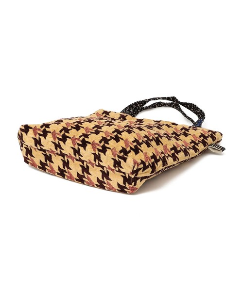 BINDU（ビンドゥー）の「【SHIPS any別注】BINDU: ジャカード 千鳥 トート バッグ（トートバッグ・レディース・ブラック/ベージュ・ONE SIZE）」の9枚目の写真