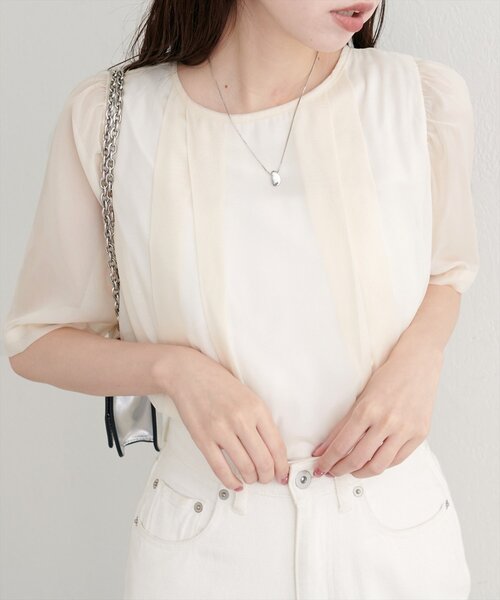natural couture(ナチュラルクチュール)の「【WEB限定】ほんのりラメシアータックプリーツブラウス(シャツ/ブラウス・レディース・グレー/オフホワイト/ピンク/ミント/オレンジ/ブラック・FREE)」の10枚目の写真