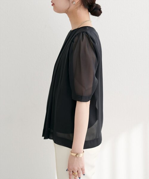 natural couture(ナチュラルクチュール)の「【WEB限定】ほんのりラメシアータックプリーツブラウス(シャツ/ブラウス・レディース・グレー/オフホワイト/ピンク/ミント/オレンジ/ブラック・FREE)」の7枚目の写真