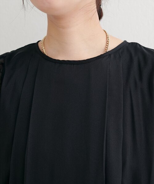 natural couture(ナチュラルクチュール)の「【WEB限定】ほんのりラメシアータックプリーツブラウス(シャツ/ブラウス・レディース・グレー/オフホワイト/ピンク/ミント/オレンジ/ブラック・FREE)」の9枚目の写真