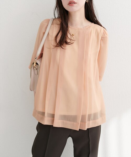 natural couture(ナチュラルクチュール)の「【WEB限定】ほんのりラメシアータックプリーツブラウス(シャツ/ブラウス・レディース・グレー/オフホワイト/ピンク/ミント/オレンジ/ブラック・FREE)」の6枚目の写真