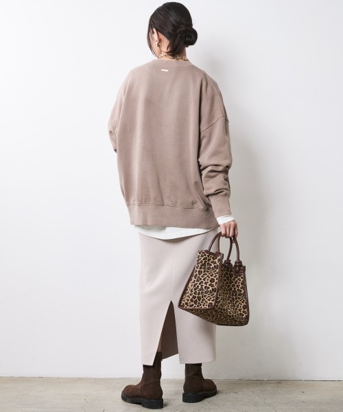 CHIC STYLE(シックスタイル)の「綿100%ピグメント染裏起毛スウェット<大きいサイズ有>シックスタイル(スウェット・レディース・パープル/モカ/カーキ系・5L/4L/3L/LL/L/M)」の4枚目の写真