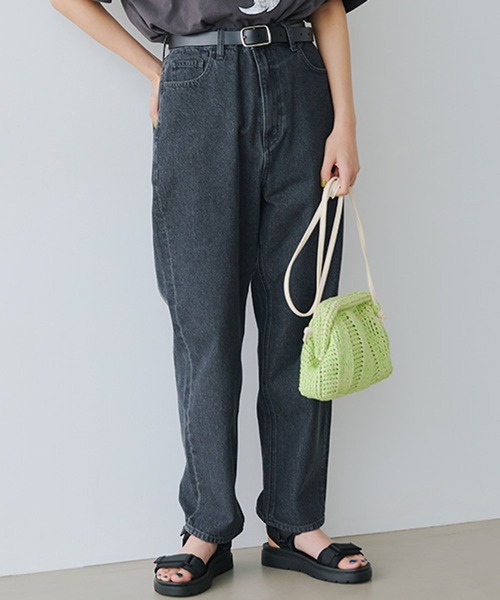 studio CLIP（スタディオクリップ）の「テーパードデニムパンツ[プチ・プラスサイズあり]《CLIP denim》（デニムパンツ・レディース・ブラック/インディゴブルー/ブルー・LARGE/SMALL/MEDIUM/PM/PL/X-LARGE/XX-LARGE/XXX-LARGE）」の2枚目の写真