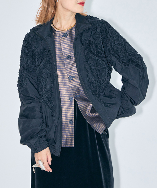TAAKK(ターク)の「TAAKK 別注 EMBROIDERYWINDBREAKER:ブルゾン(ブルゾン・レディース・ブラック・MEDIUM)」の1枚目の写真