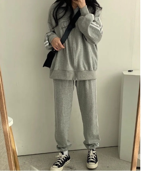 SHEPP(シープ)の「ライントラックジャージ/セットアップ 2点セット(ジャージ・レディース・ブラック/グレー・L/XL)」の10枚目の写真