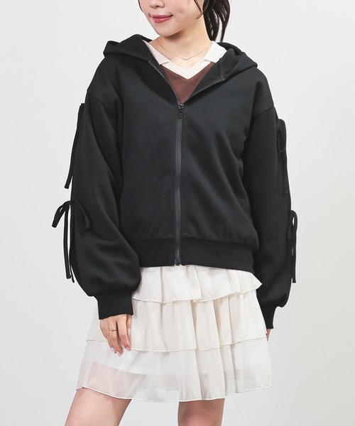 Honeys(ハニーズ)の「袖リボンパーカー(パーカー・レディース・ピンク/アイボリー/ブラック・L/M/S)」の1枚目の写真