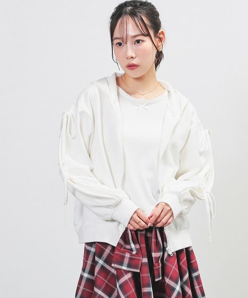 Honeys(ハニーズ)の「袖リボンパーカー(パーカー・レディース・ピンク/アイボリー/ブラック・L/M/S)」の6枚目の写真