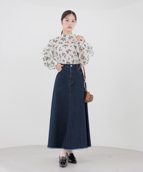 Andemiu（アンデミュウ）の「デニムフレアロングスカート579830（デニムスカート・レディース・ネイビー/ブルー・SMALL/MEDIUM）」の3枚目の写真