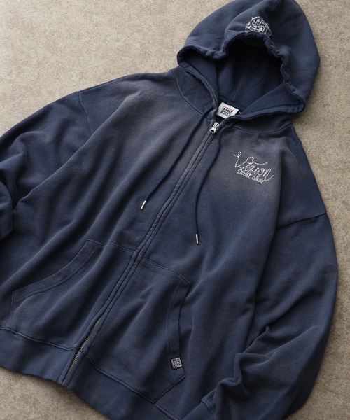 VISION STREET WEAR（ヴィジョンストリートウェア）の「【VISION STREET WEAR/ヴィジョンストリートウェア】 裏毛 プリントロゴ ビッグシルエット クルーネック スウェット フルジップ パーカー（パーカー・メンズ・ブラック/ネイビー/ワイン・L/LL/M）」の11枚目の写真