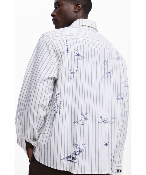 Desigual（デシグアル）の「グラフィティストライプ ストリートシャツ（シャツ/ブラウス・メンズ・マルチ・S/M/L/XL）」の4枚目の写真