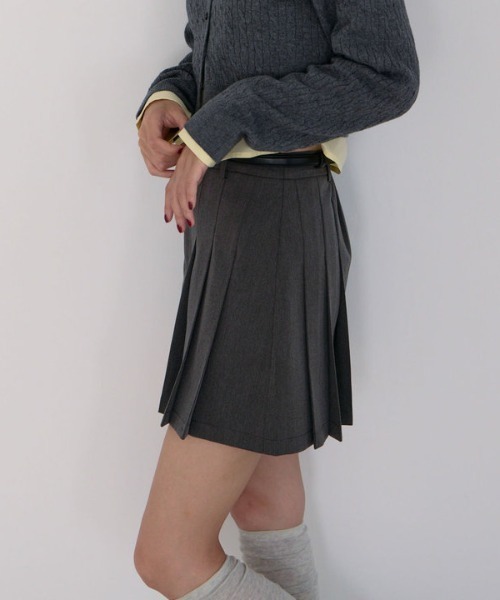 archives(アルシーヴ)の「サイドプリーツミニスカート(スカート・レディース・ブラック/グレー/ブラウン・MEDIUM)」の7枚目の写真