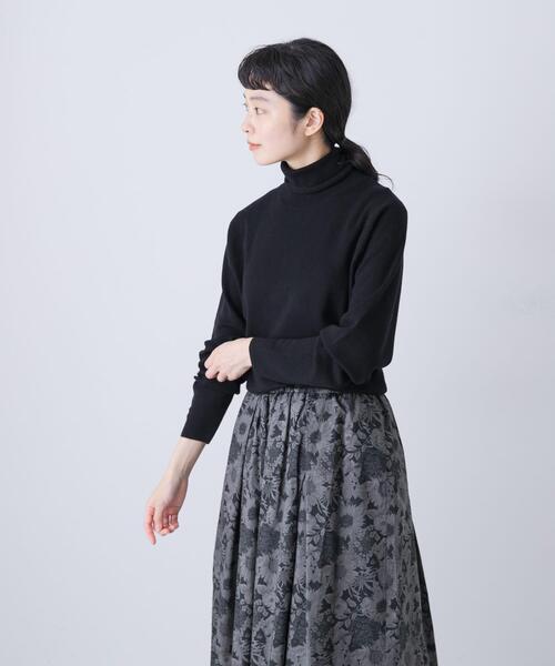 かぐれ（カグレ）の「ウールハイゲージタートルネック（ニット/セーター・レディース・チャコールグレー/アイボリー/ブラック・FREE）」の21枚目の写真