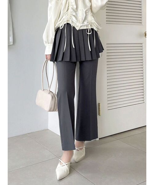 dazzlin（ダズリン）の「2WAYレイヤードスカートパンツ（その他パンツ・レディース・アイボリー/チャコールグレー・SMALL/MEDIUM）」の2枚目の写真