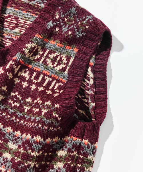 NAUTICA(ノーティカ)の「NAUTICA/ノーティカ ヴィンテージライク フェアアイル ニットベスト(ベスト・メンズ・オリーブ/ワインレッド・MEDIUM/LARGE/X-LARGE)」の5枚目の写真